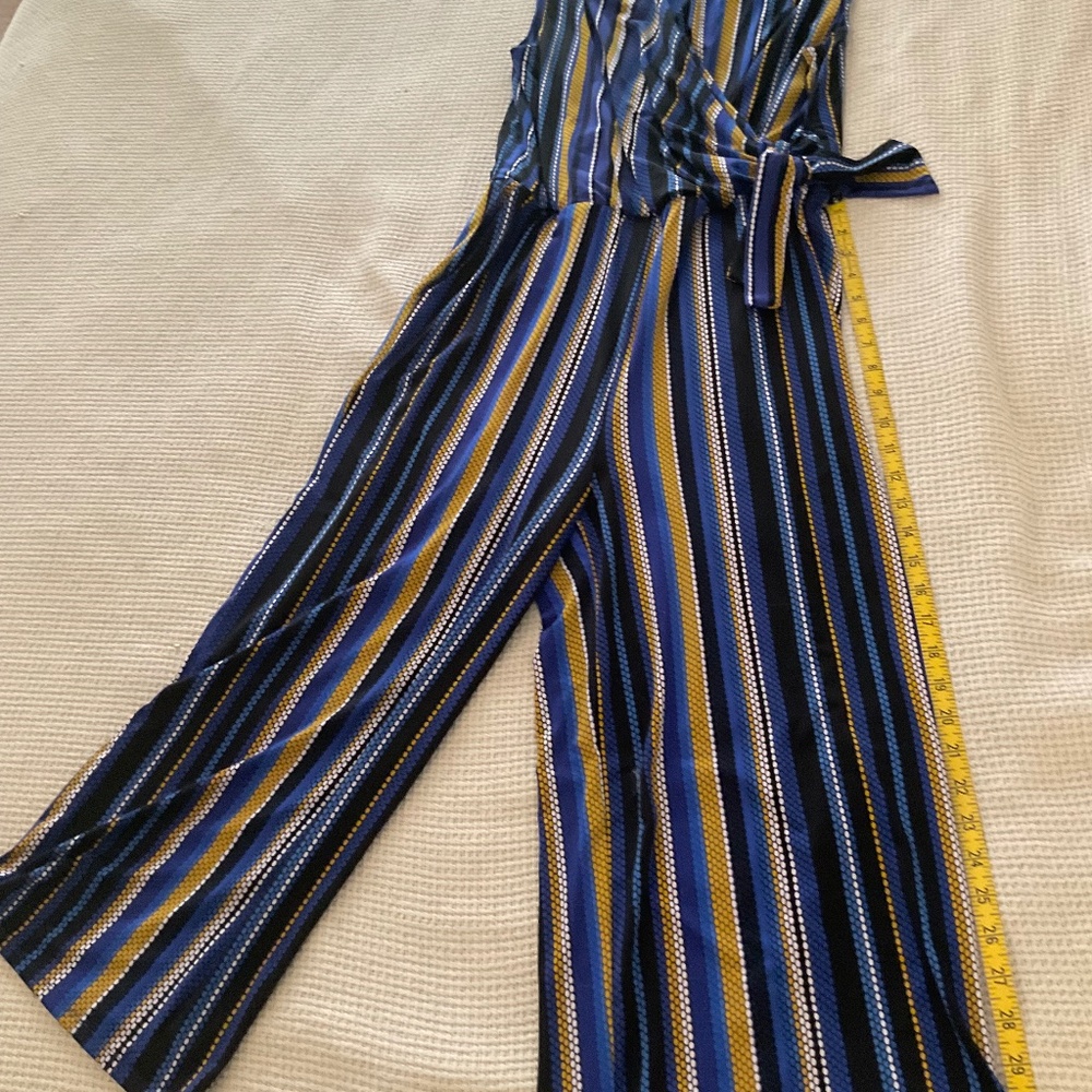 Tahari jumpsuit, pockets!